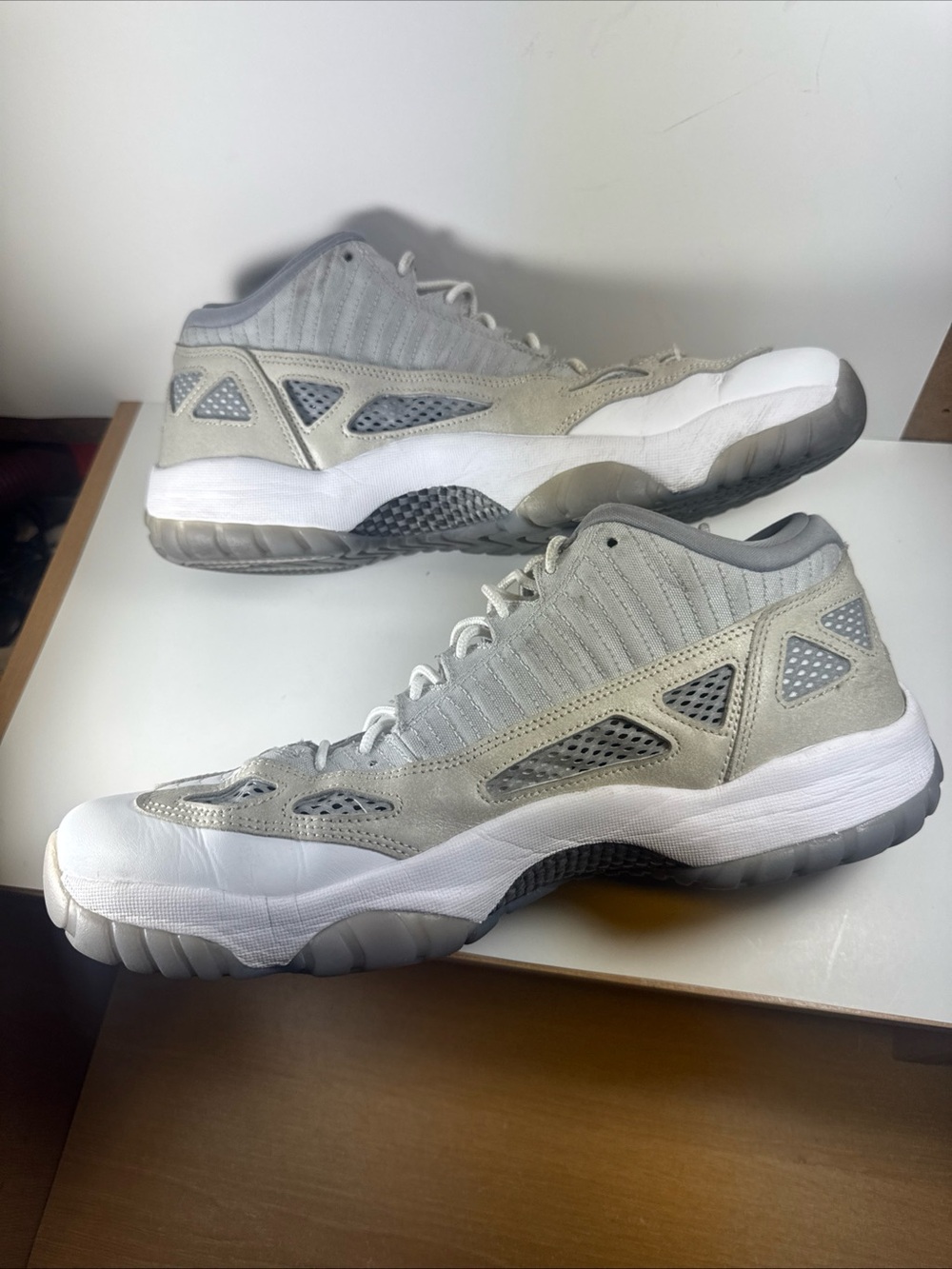 Men's Size 14 Air Jordan 11 Retro Low LE Grey Athletic Sneakers - Picture 6 of 12